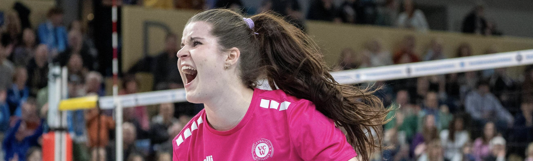 CÉLINE JEBENS SIGNE À BÉZIERS