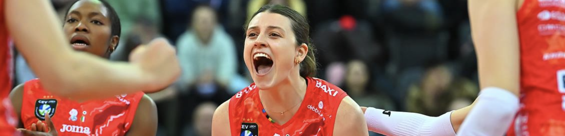 JENNA EWERT SIGNE À BÉZIERS